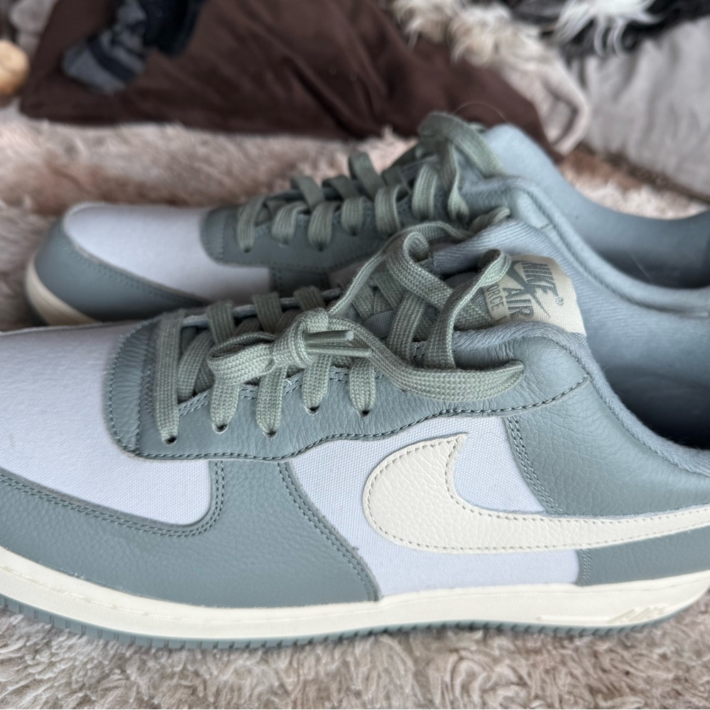 Brand New!!! Nike Men's Sneakers - Gray and Cream Tones. Perfect Christmas Gift - Picture 3 of 8